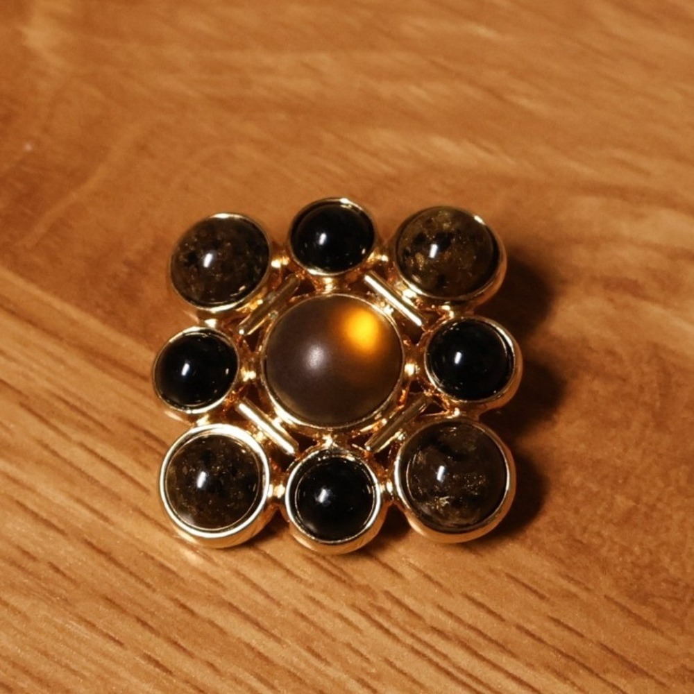 Monet Vintage 80s Brooch Womens Gold Tone Cabochon Cluster Pin Gold Tone Black